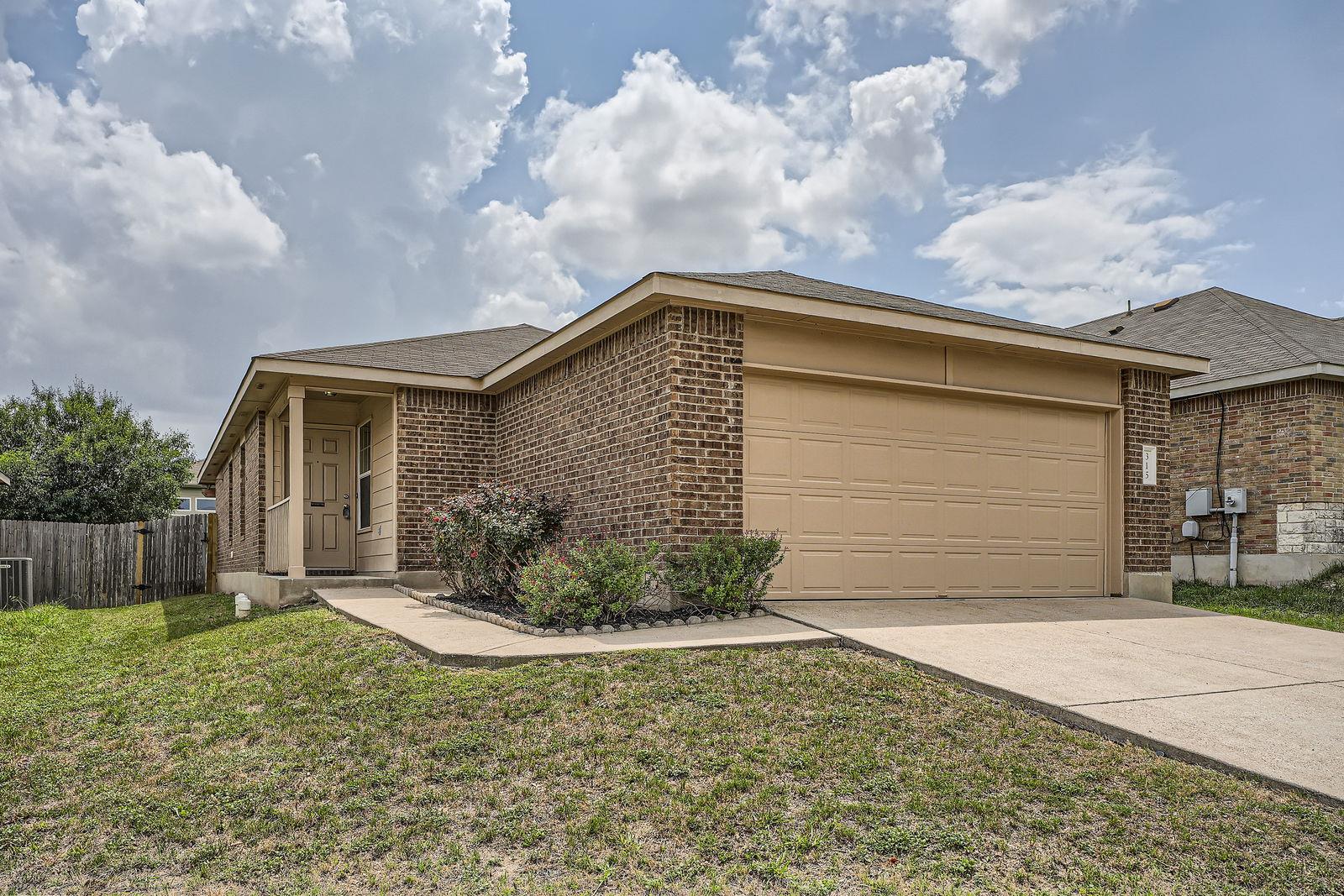 315 Moonwalker Trl Property Photo 1