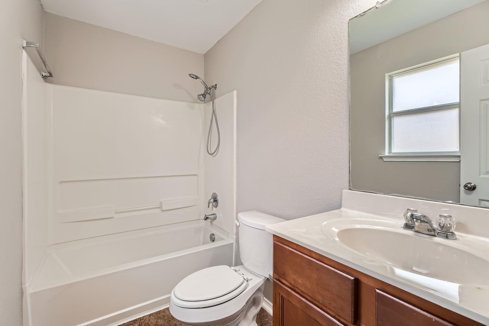 315 Moonwalker Trl Property Photo 6