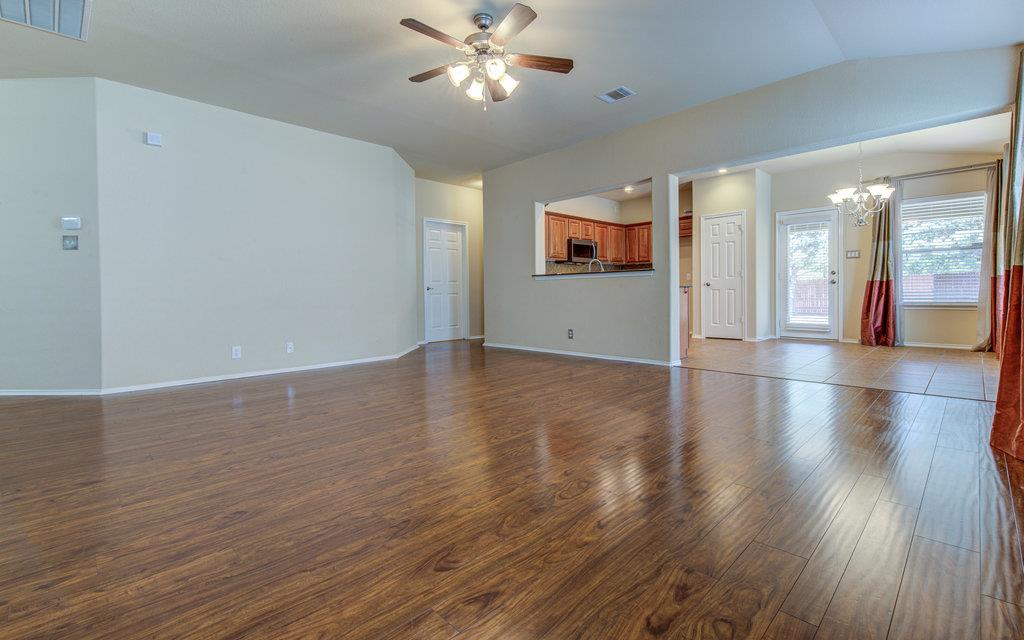 307 Riverine Way Property Photo 5