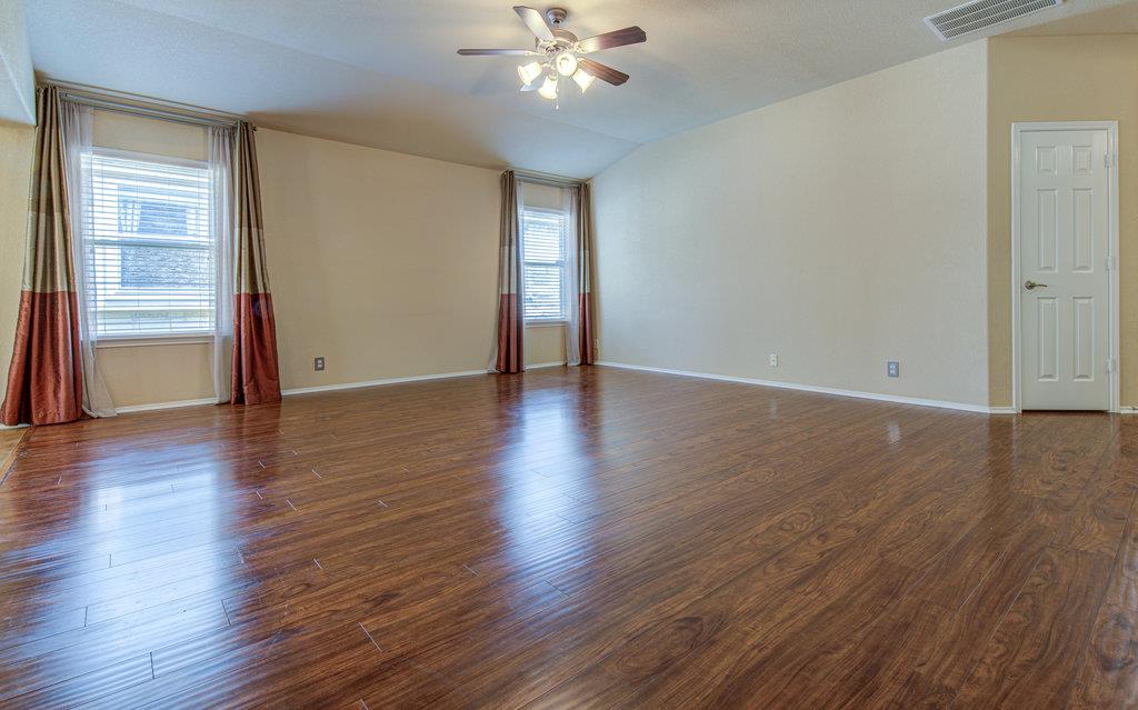 307 Riverine Way Property Photo 6