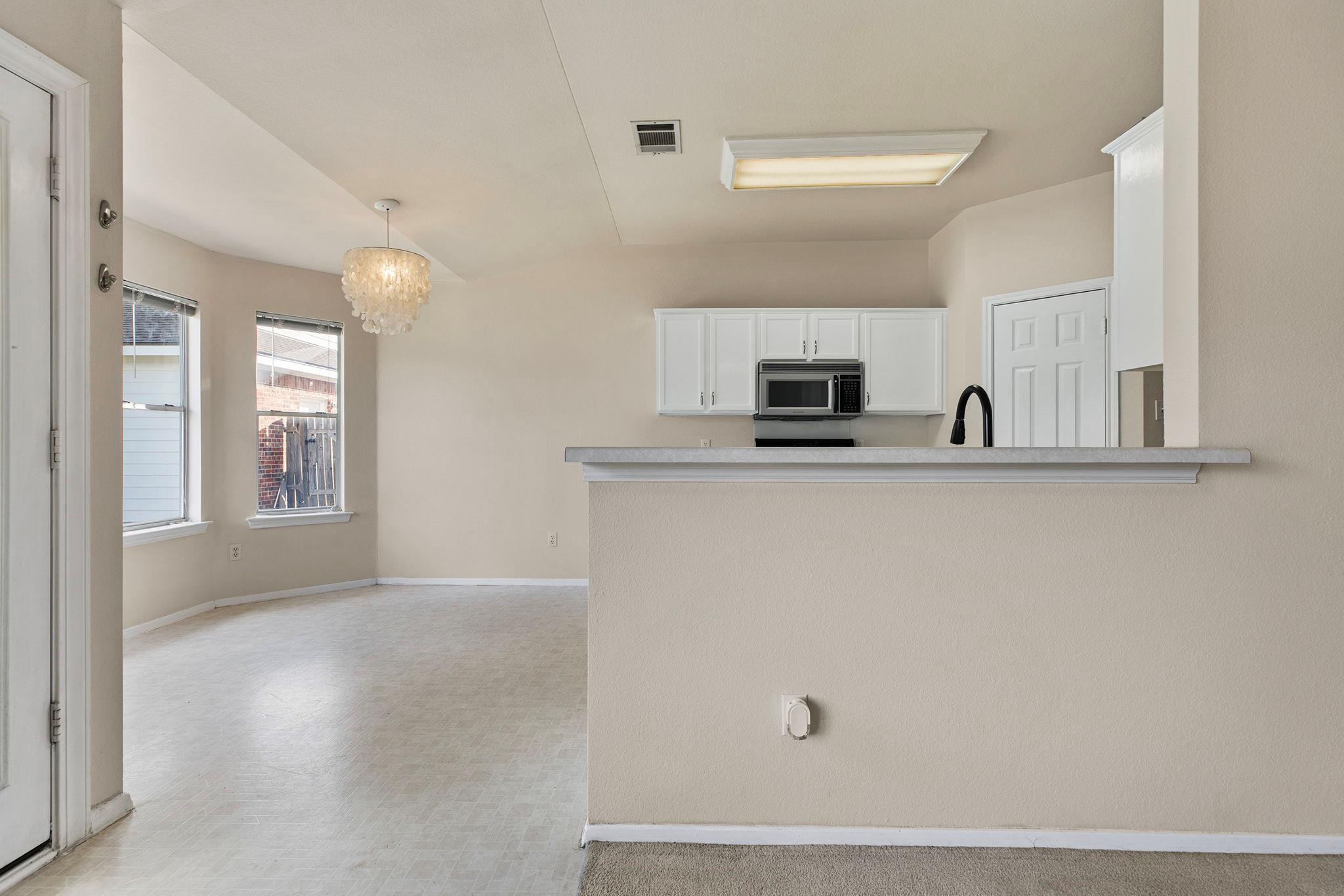 104 Adelfa Dr Property Photo 7