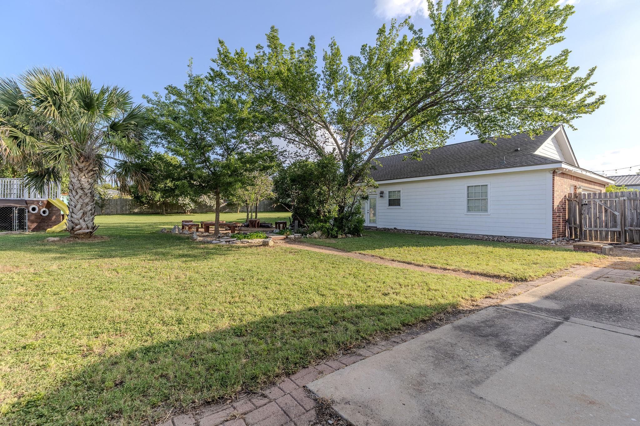 104 Adelfa Dr Property Photo 19