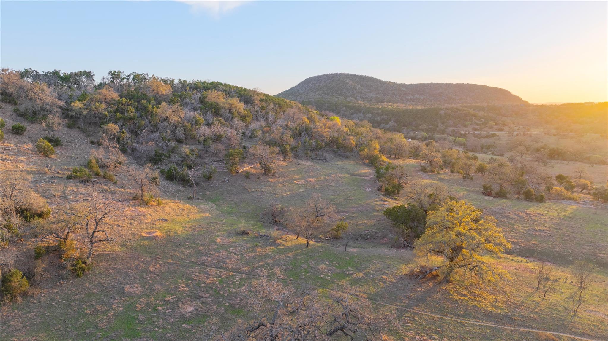 10070 Willow City Loop Property Photo 3