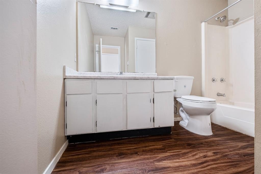 301 Craddock Ave #c Property Photo 5