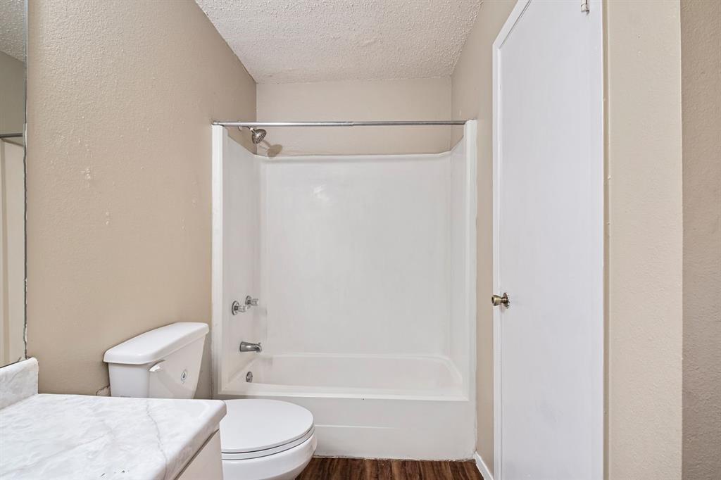 301 Craddock Ave #c Property Photo 6