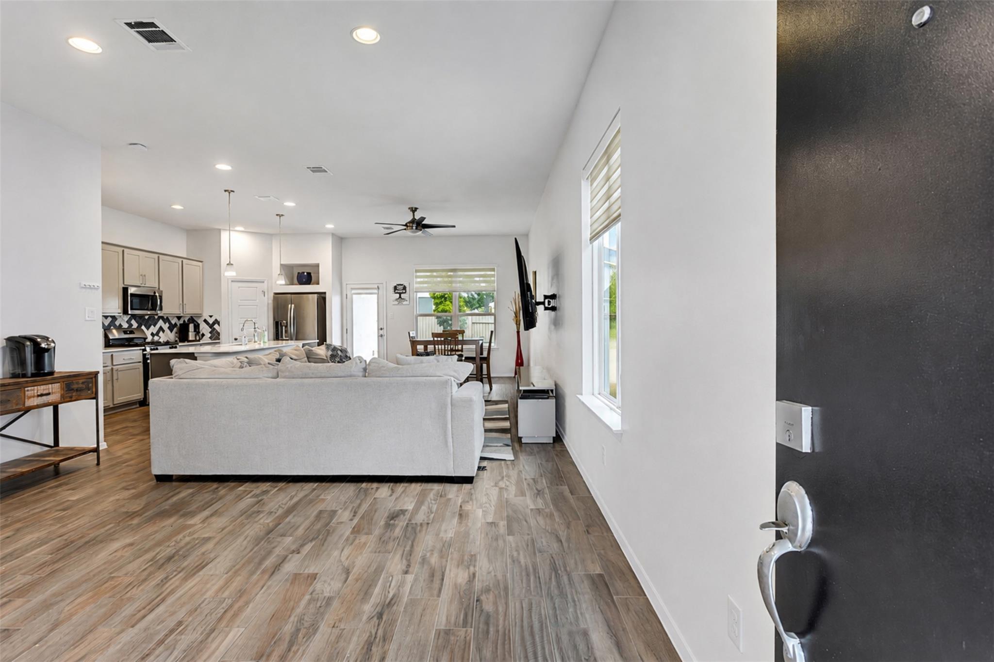 13701 Ronald W Reagan Blvd #34 Property Photo 6