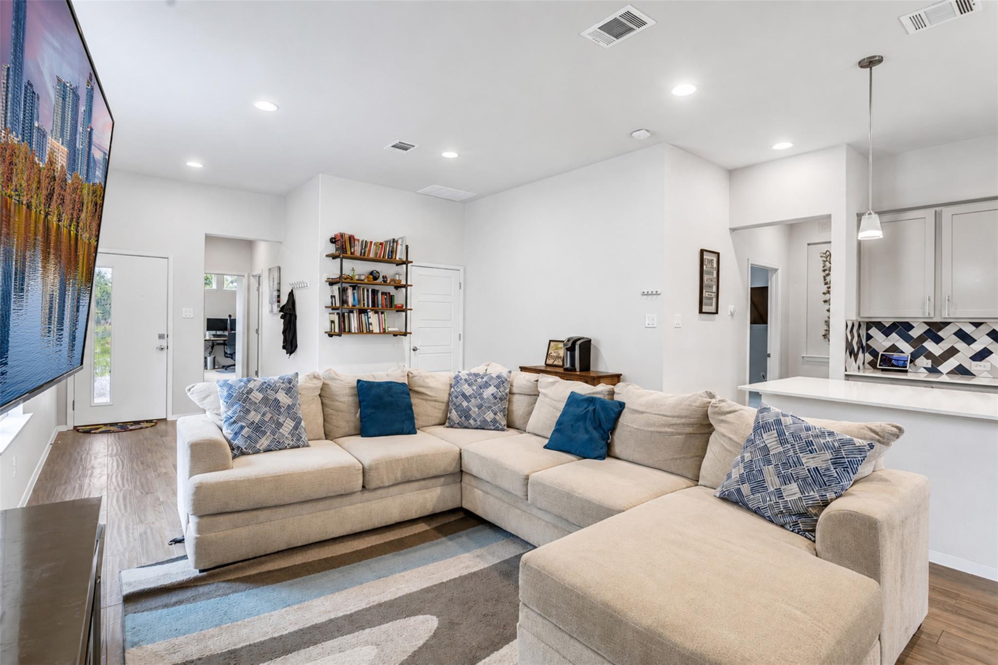13701 Ronald W Reagan Blvd #34 Property Photo 12