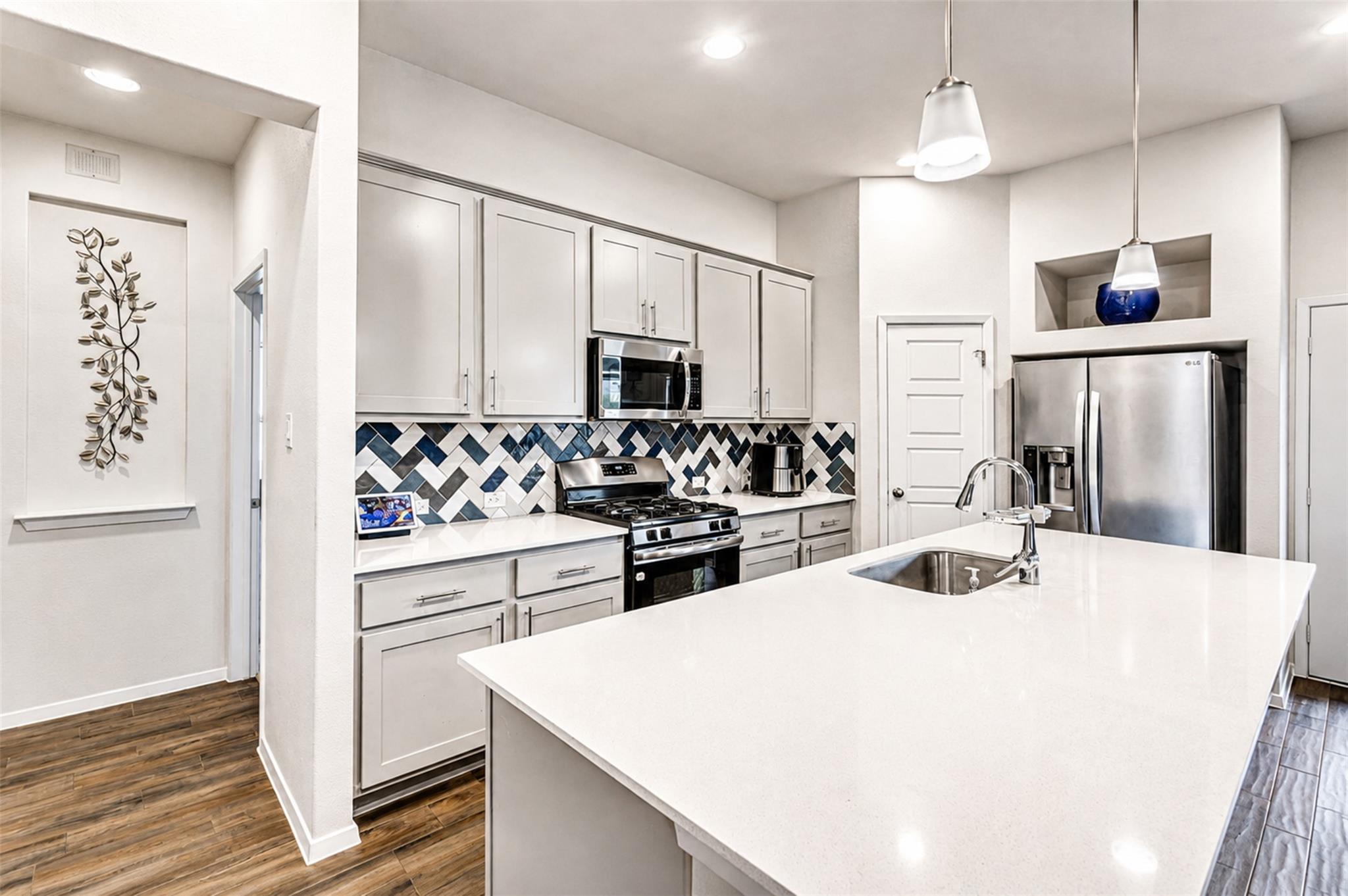 13701 Ronald W Reagan Blvd #34 Property Photo 17