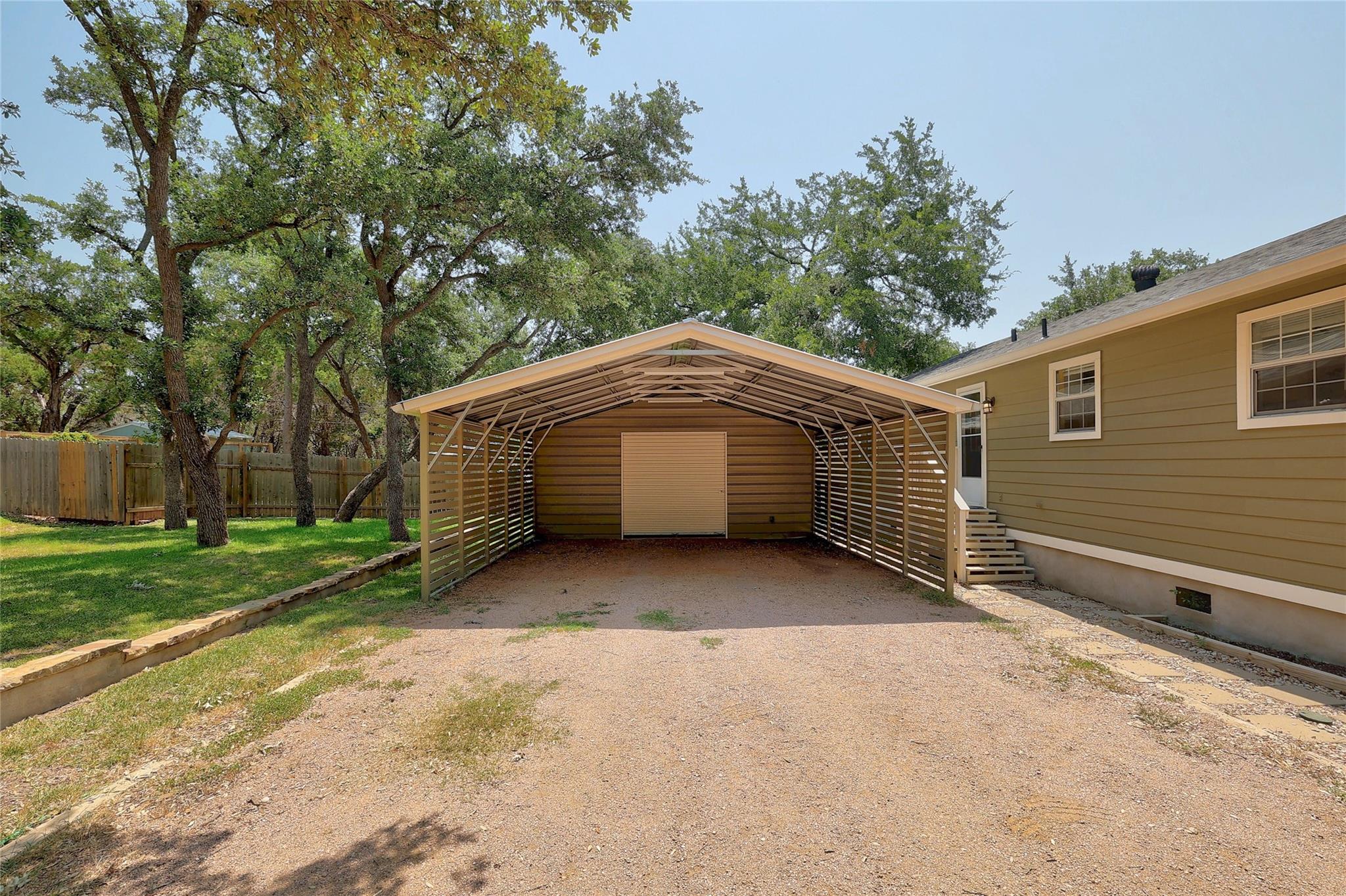 9903 Trails End Rd Property Photo 4