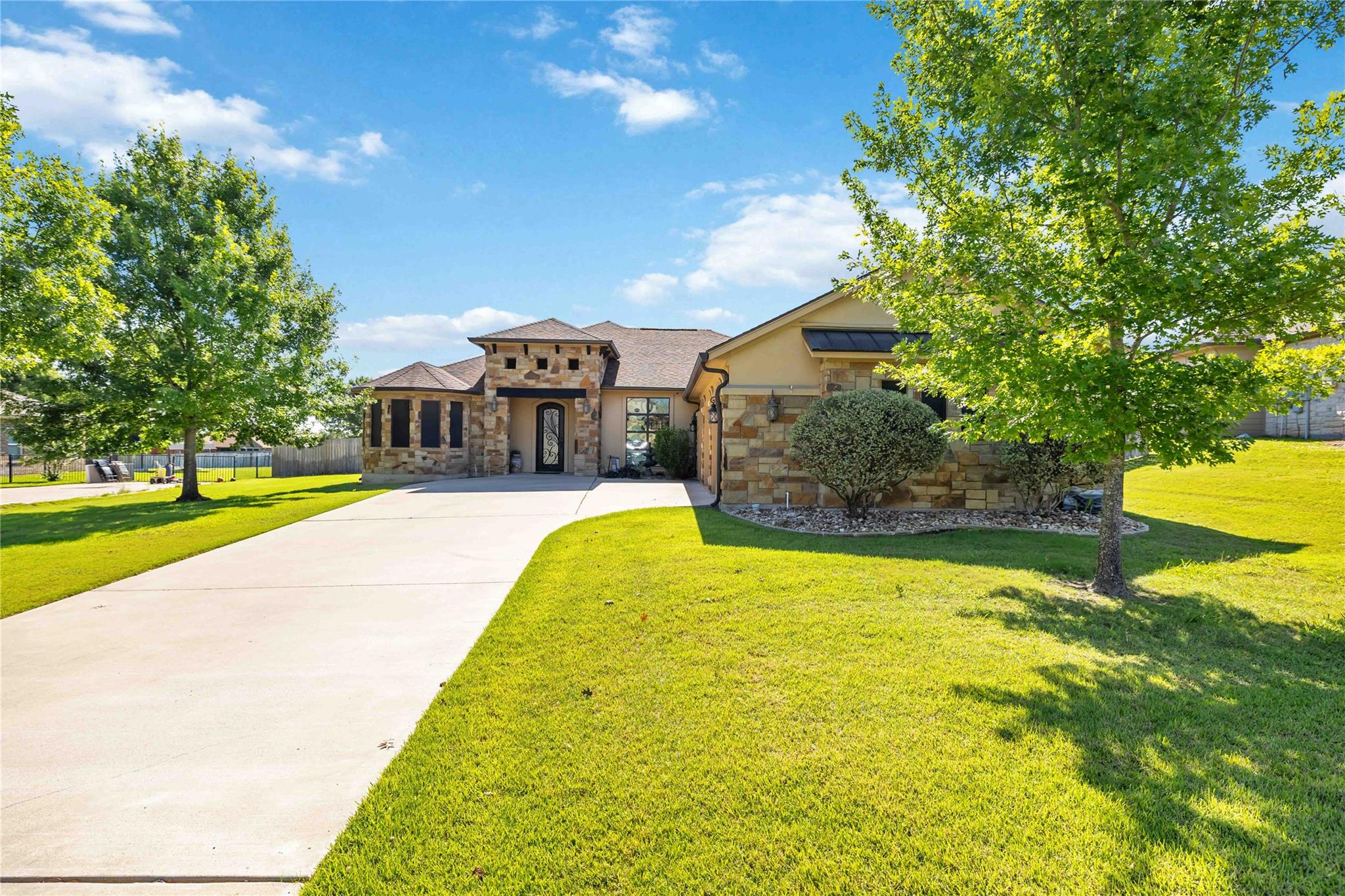 9428734 Property Photo 2