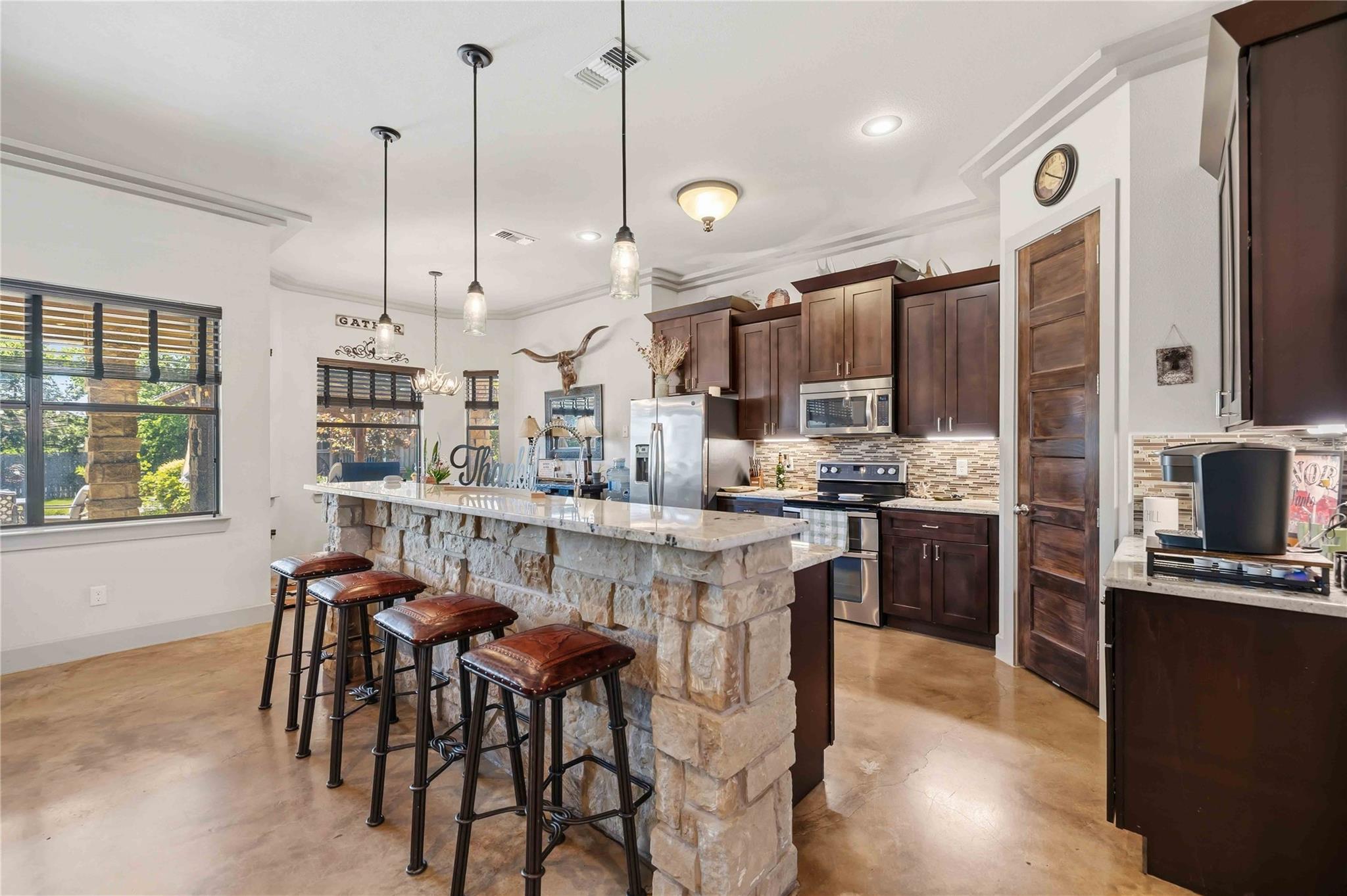 9428734 Property Photo 8