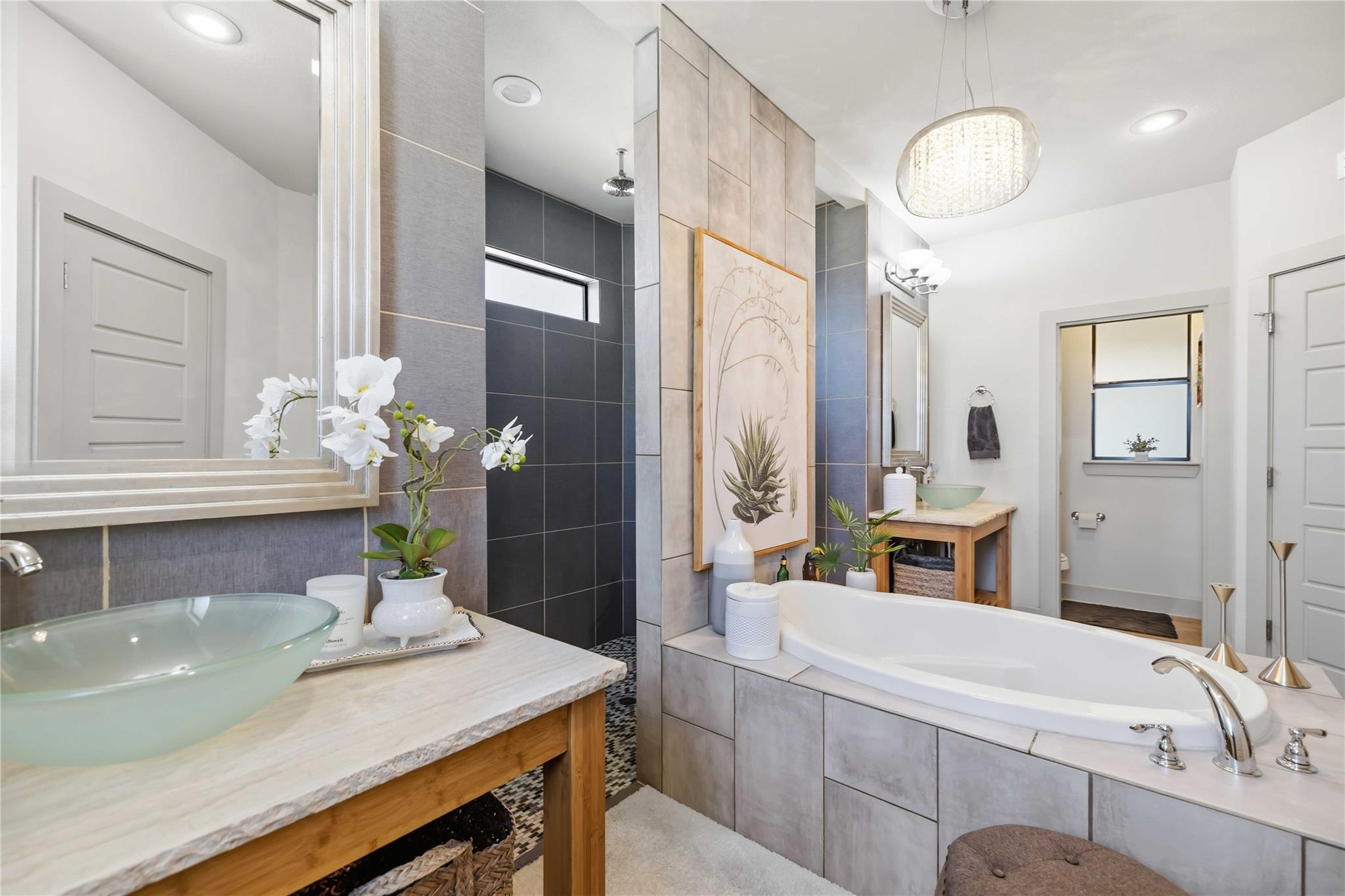 9428734 Property Photo 15