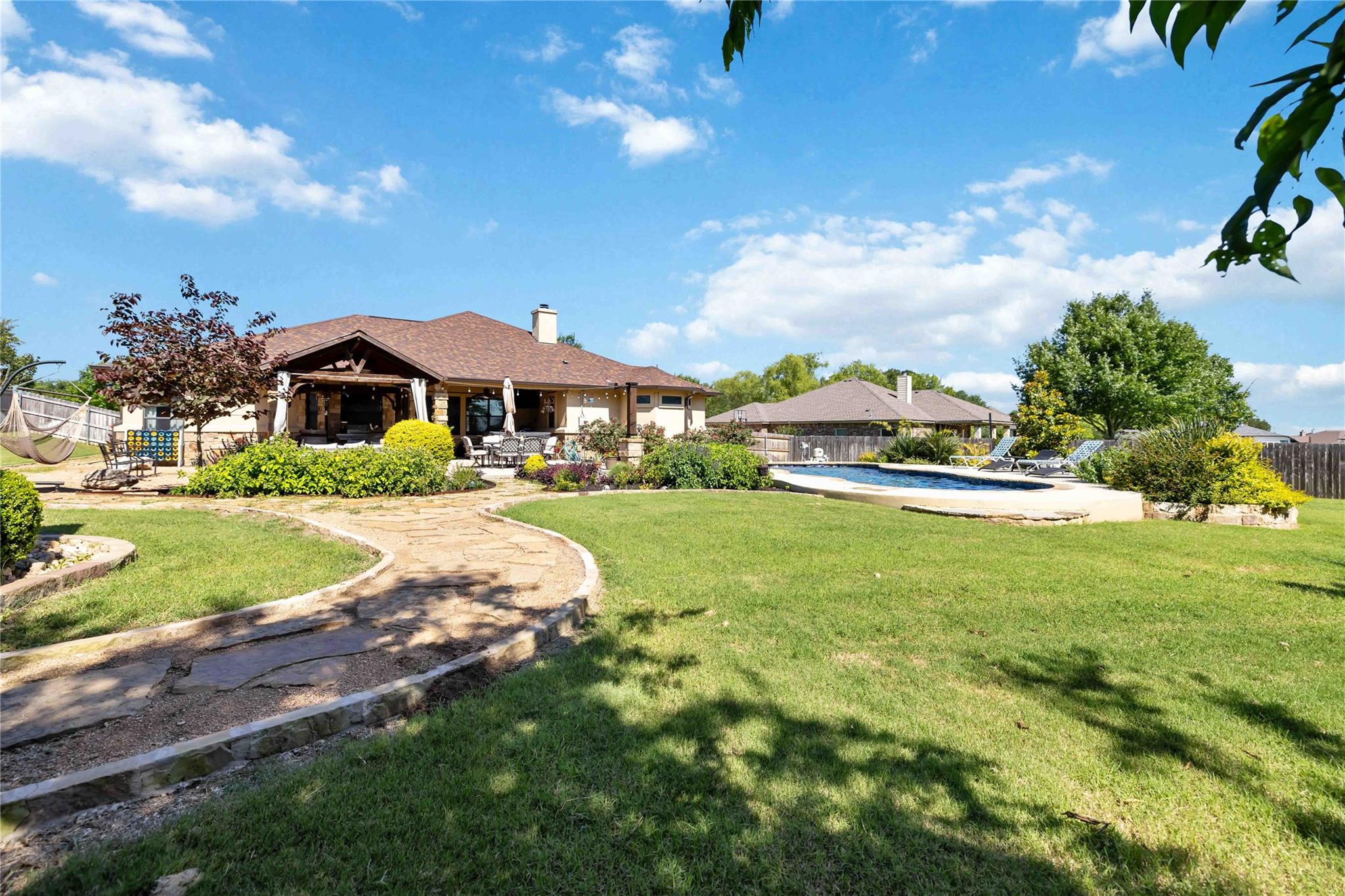 9428734 Property Photo 25