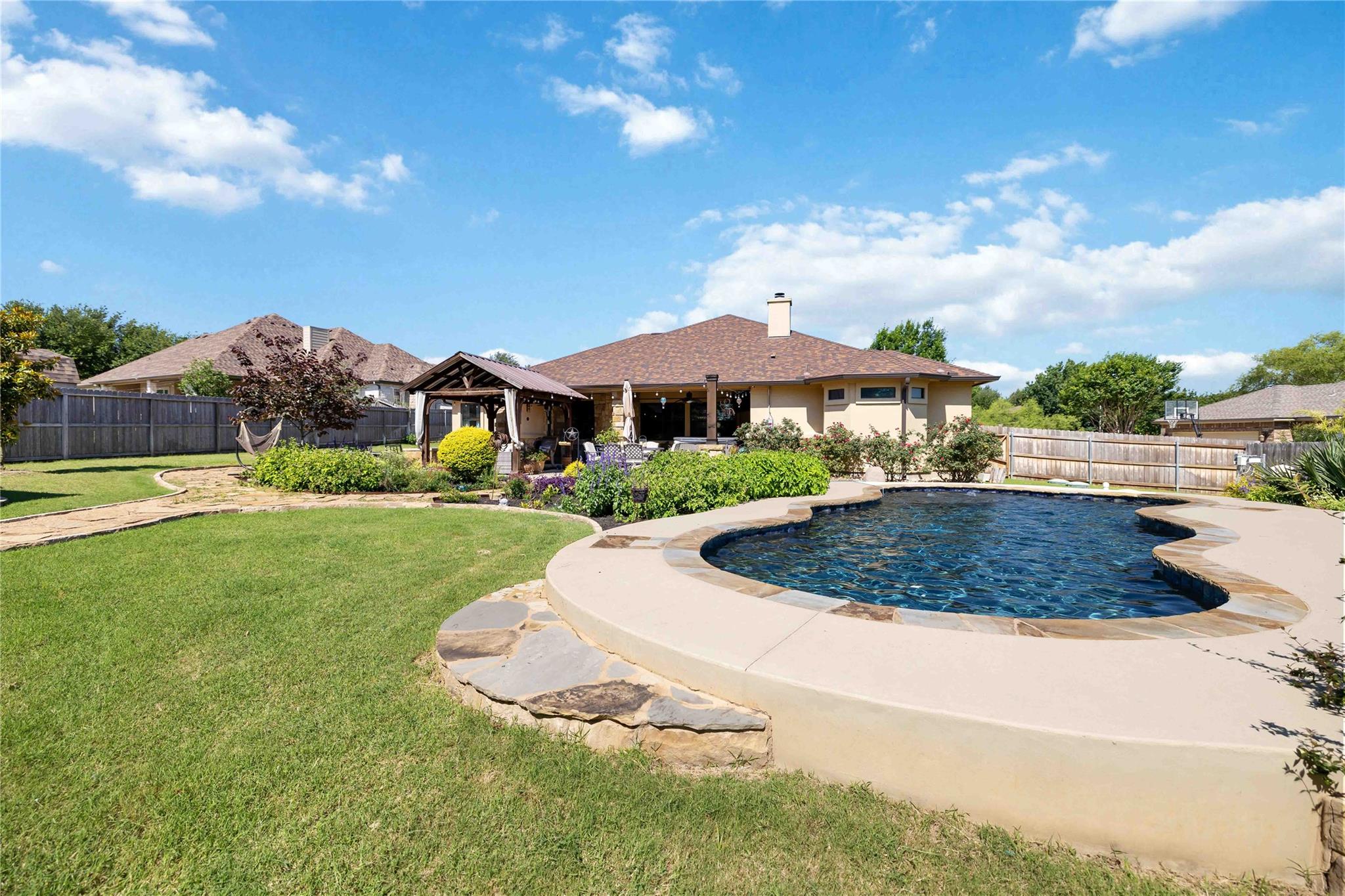 9428734 Property Photo 26