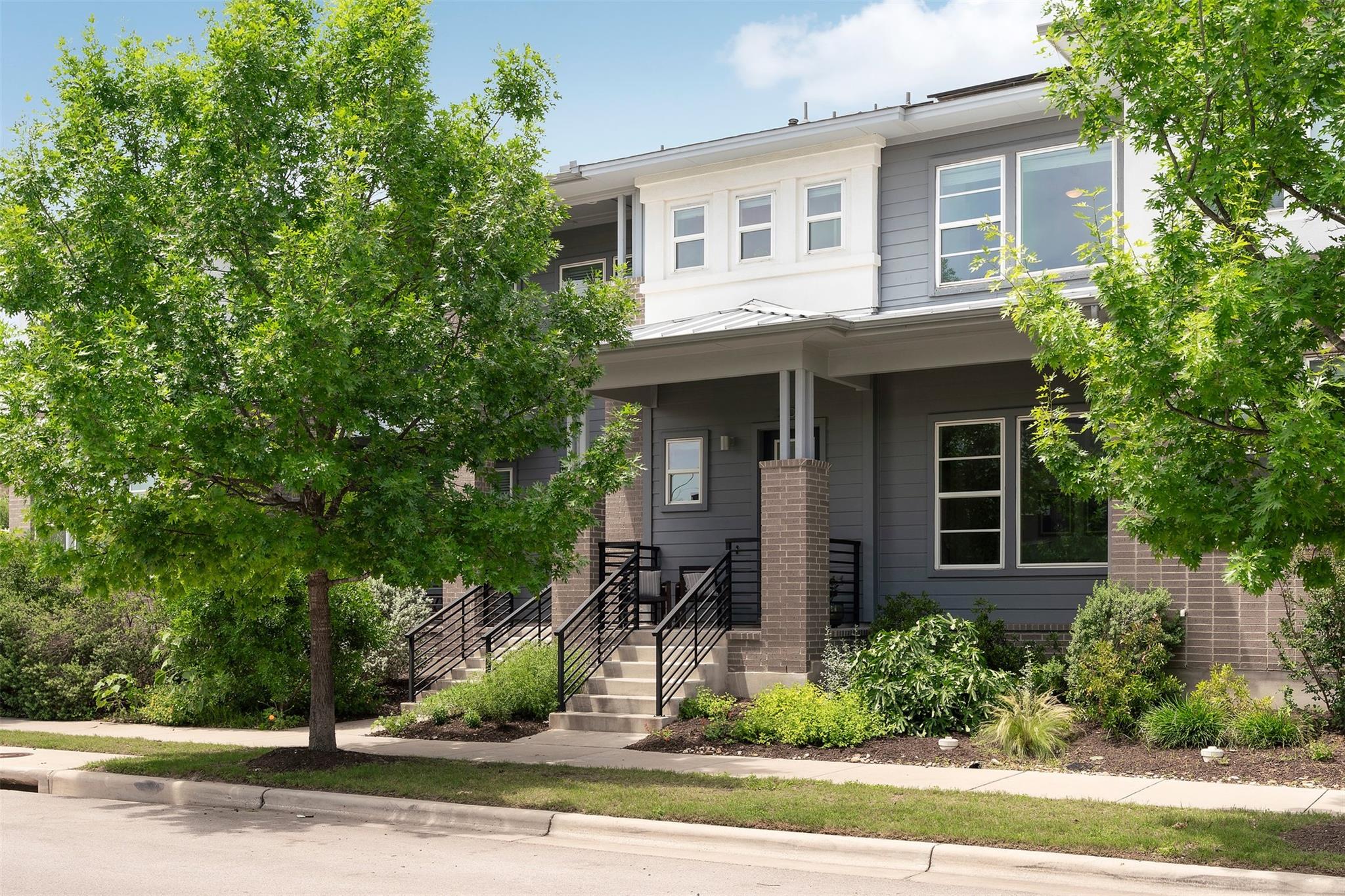 2204 Robert Browning St Property Photo