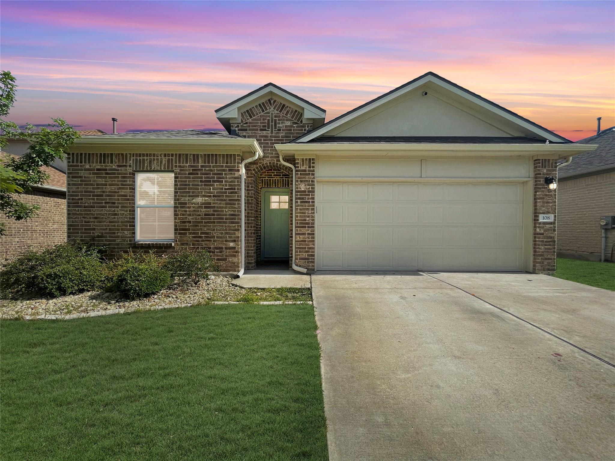 108 Shiner Ln Property Photo 1