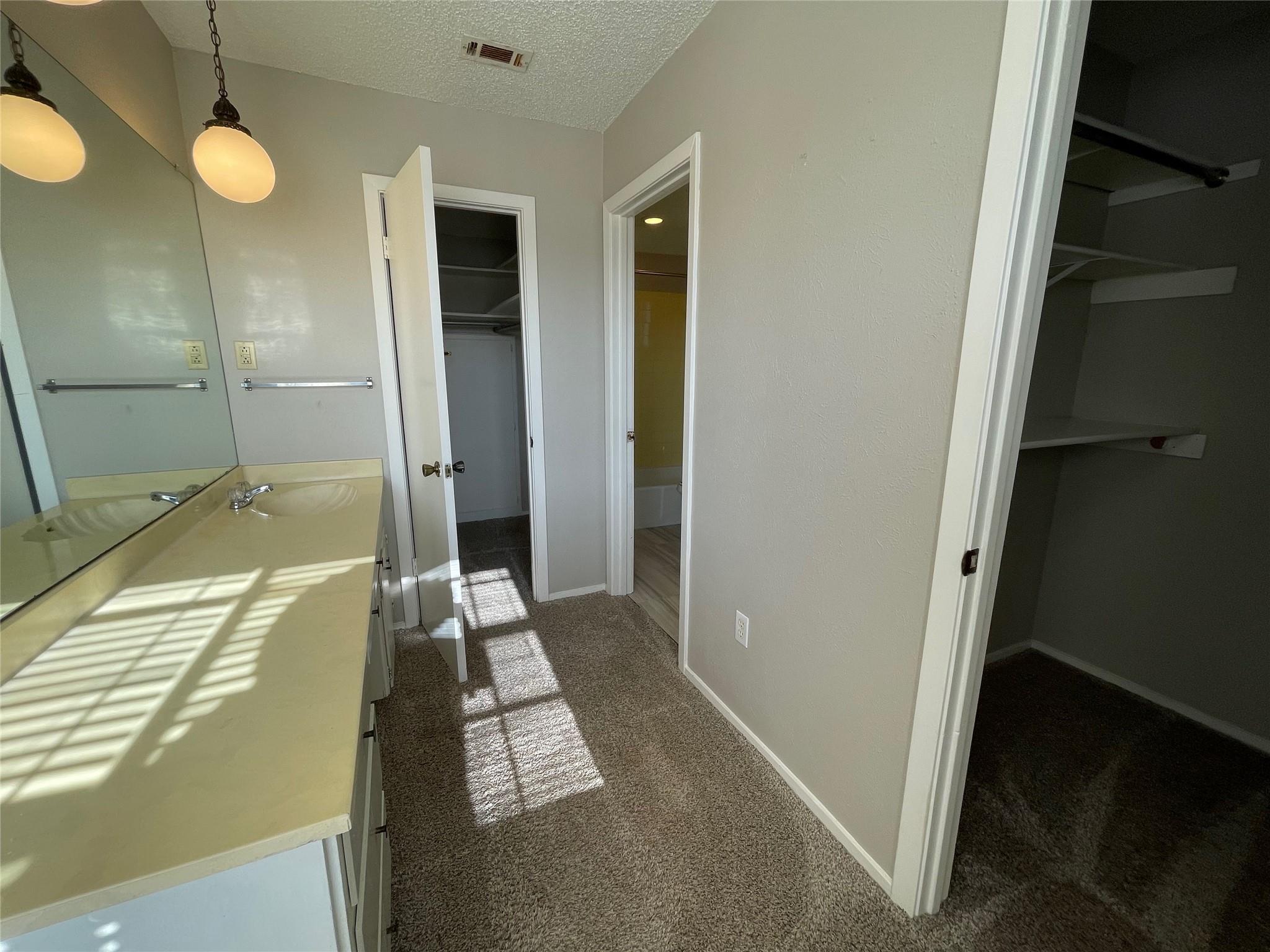 412 Blue Valley Dr Property Photo 13