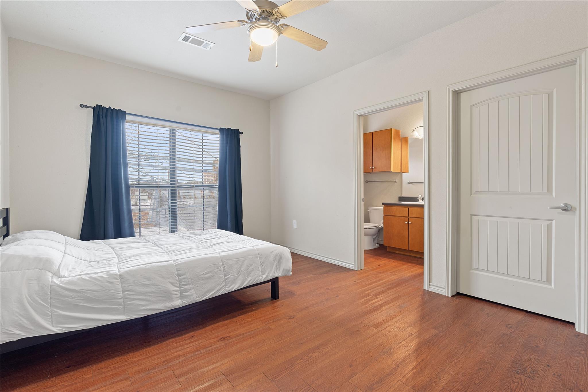 5117 N Lamar Blvd #100 Property Photo 2