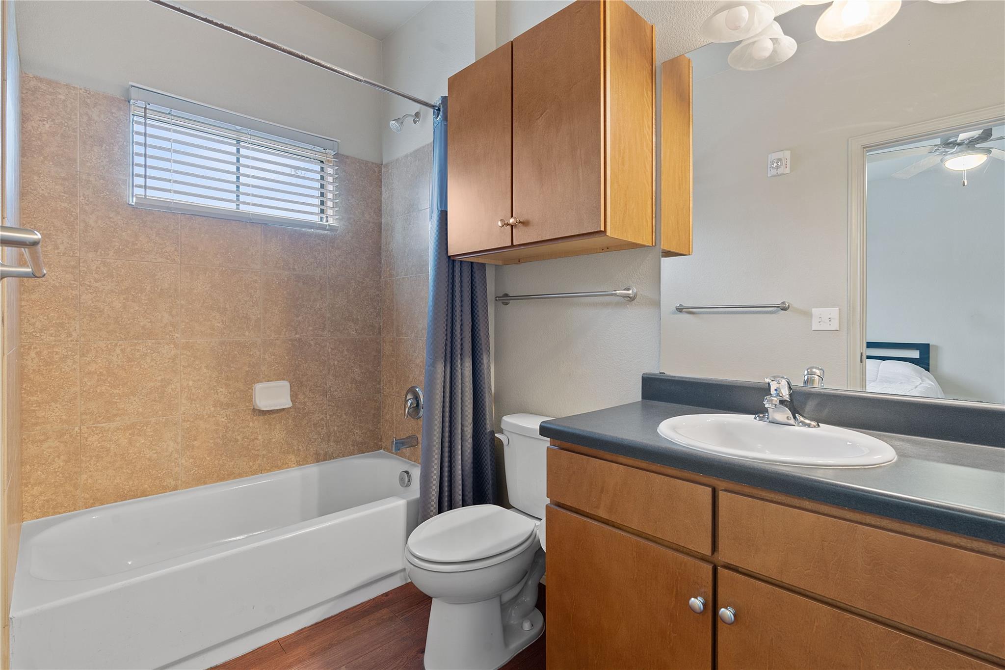 5117 N Lamar Blvd #100 Property Photo 3