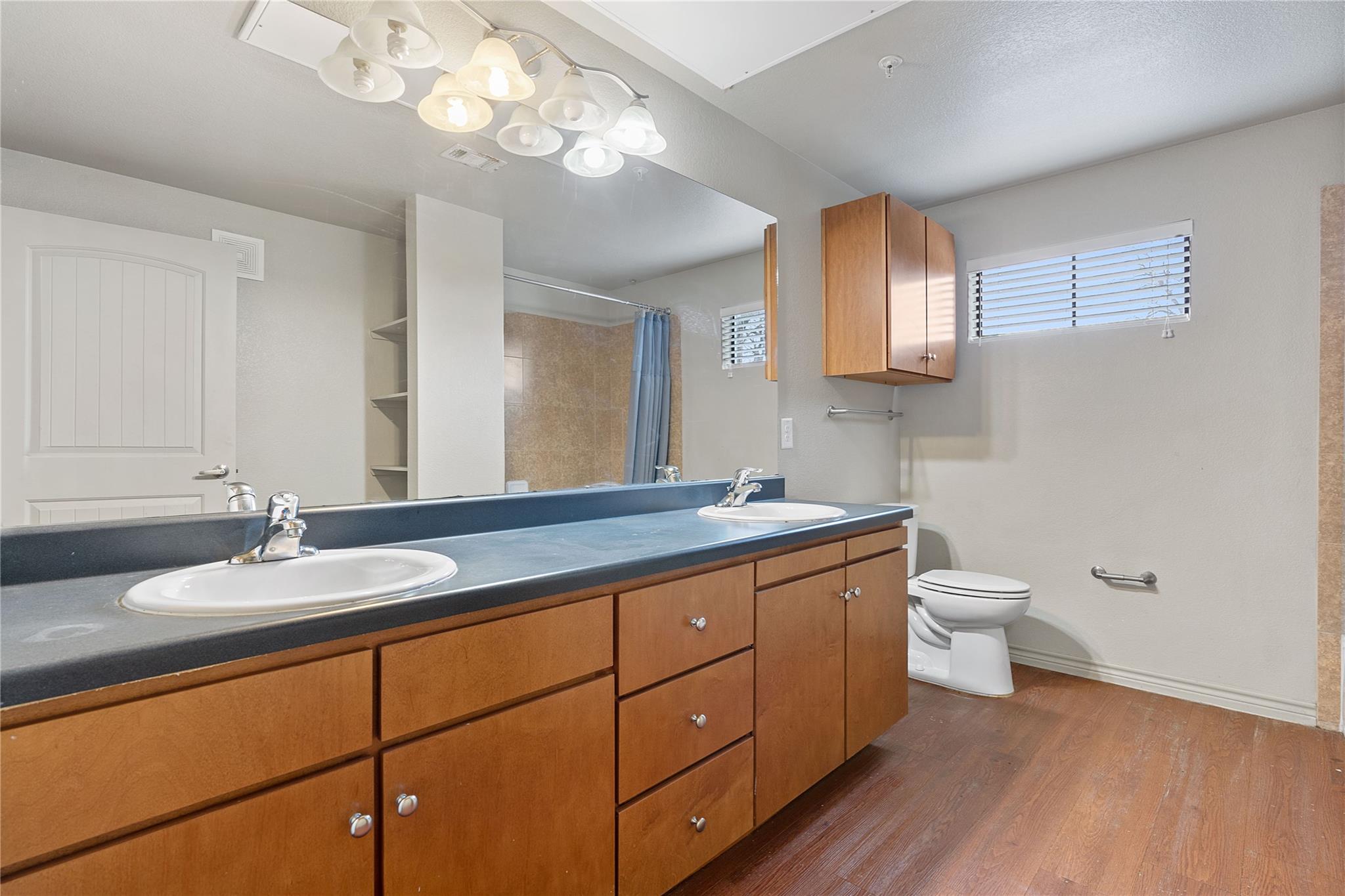 5117 N Lamar Blvd #100 Property Photo 6