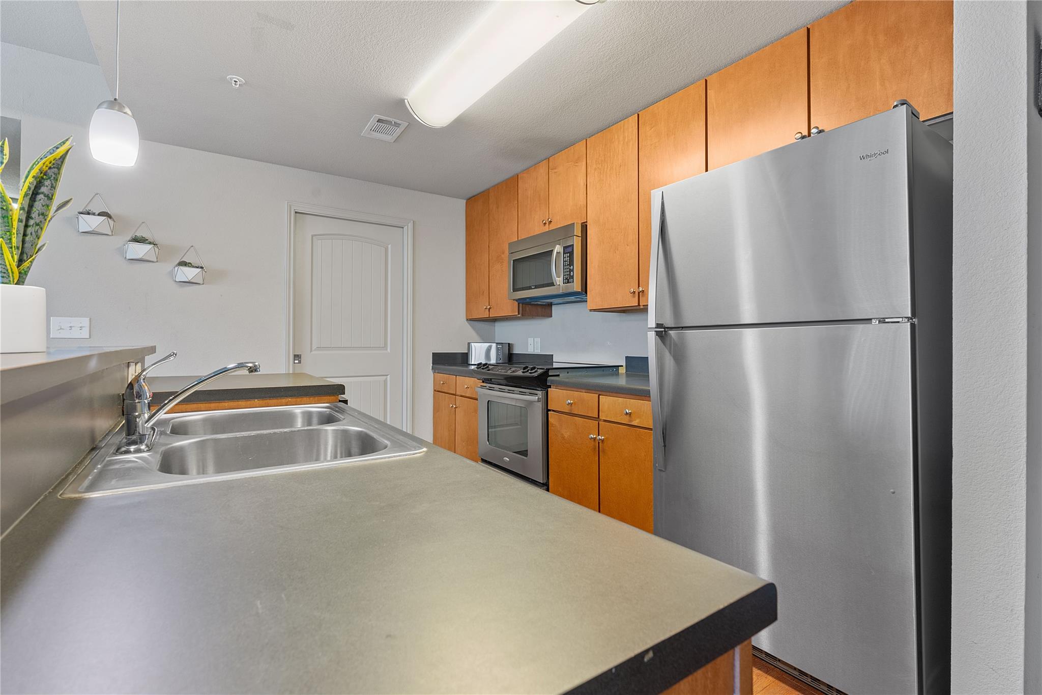 5117 N Lamar Blvd #100 Property Photo 9