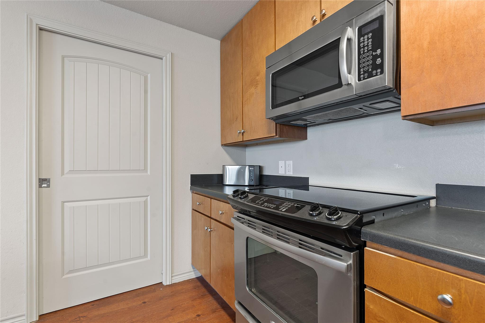 5117 N Lamar Blvd #100 Property Photo 12