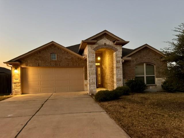 712 Manzano Ln Property Photo 1