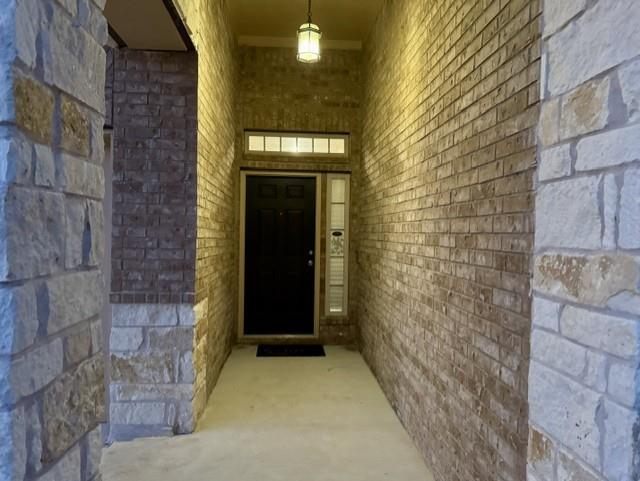 712 Manzano Ln Property Photo 2