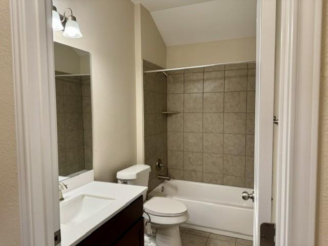 712 Manzano Ln Property Photo 5
