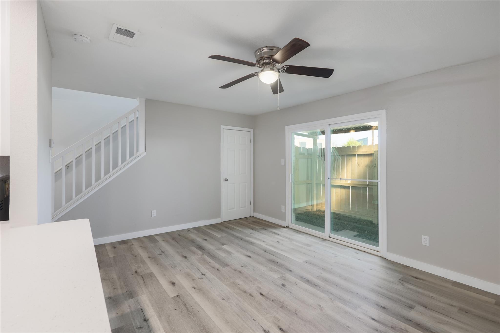2201 Mission Hill Cir Property Photo 3