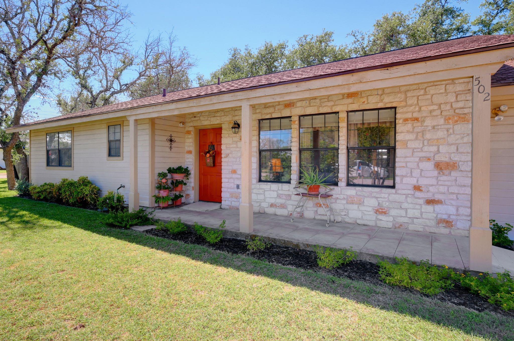 502 Live Oak Dr Property Photo 2