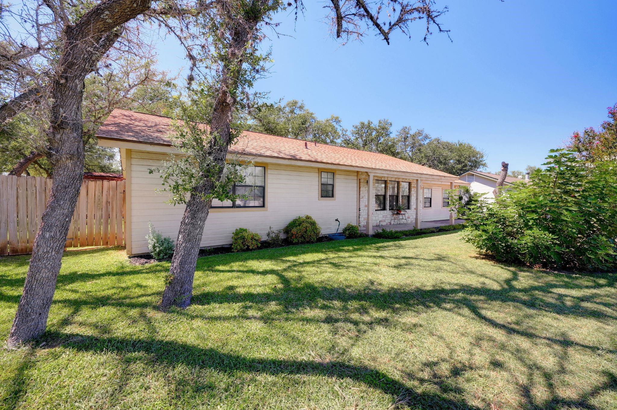 502 Live Oak Dr Property Photo 4