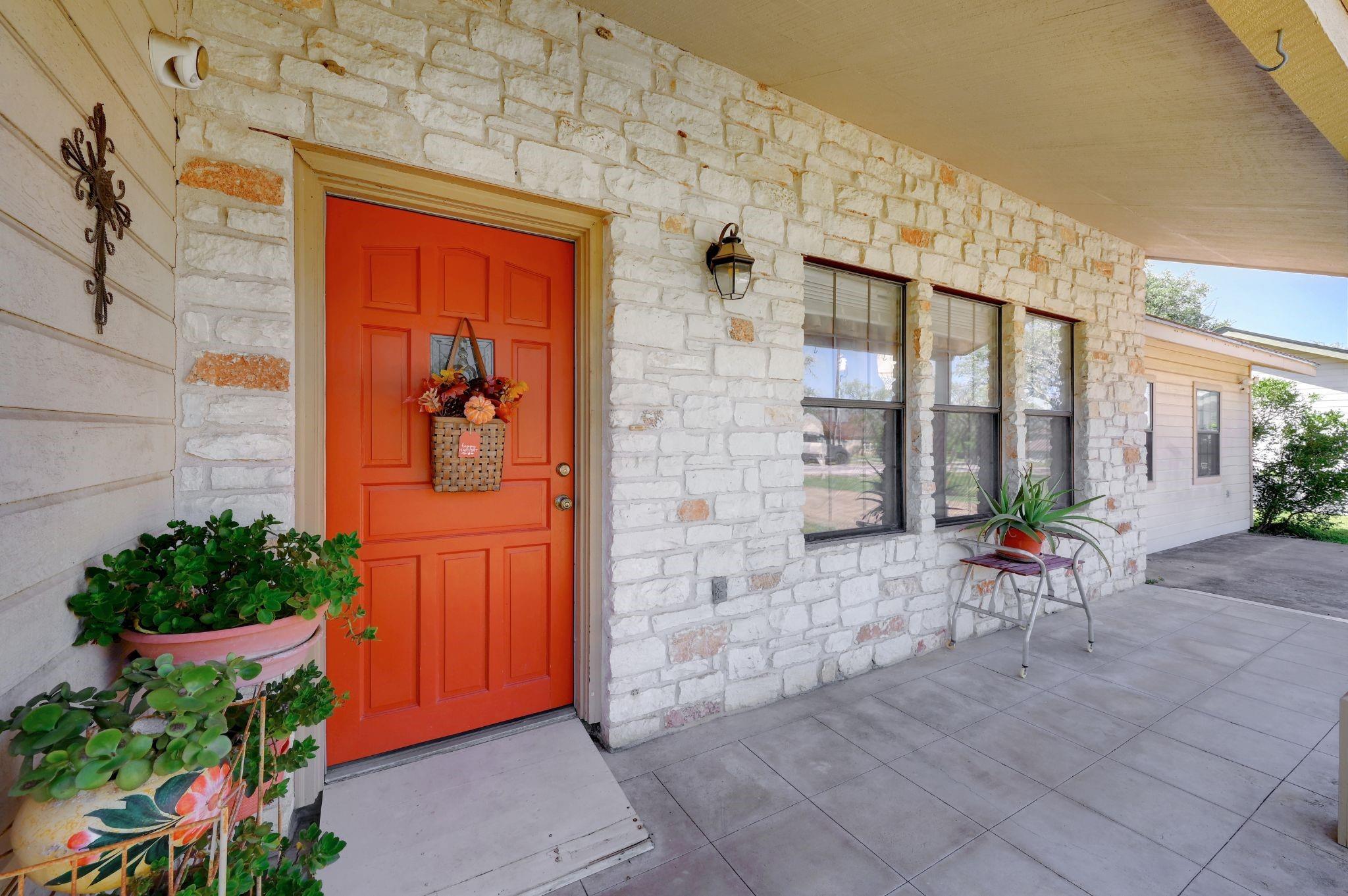 502 Live Oak Dr Property Photo 5