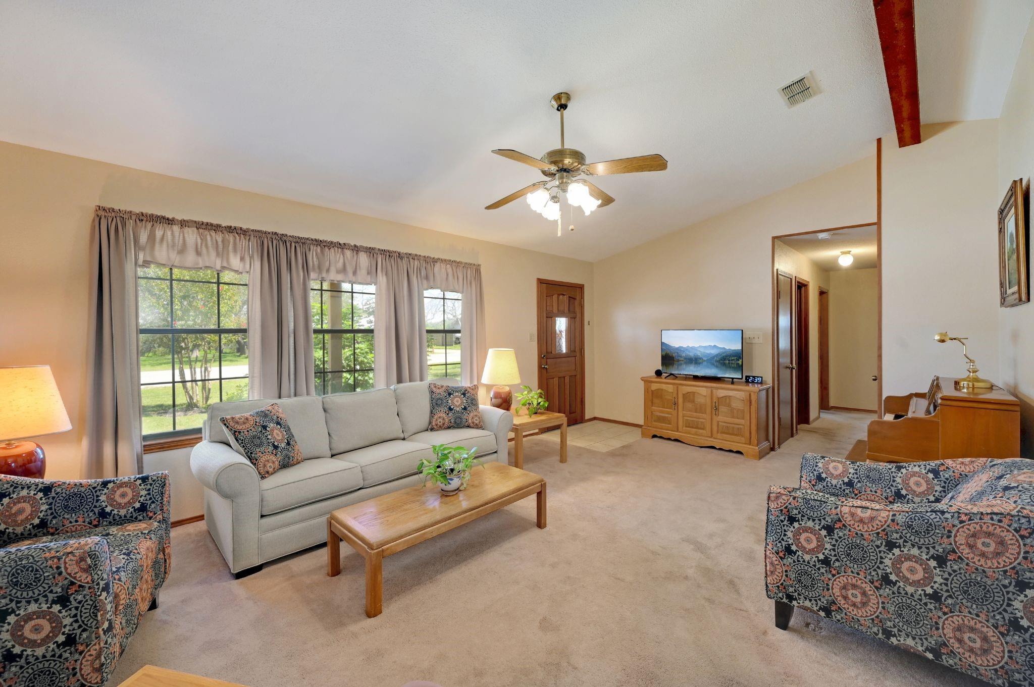 502 Live Oak Dr Property Photo 9