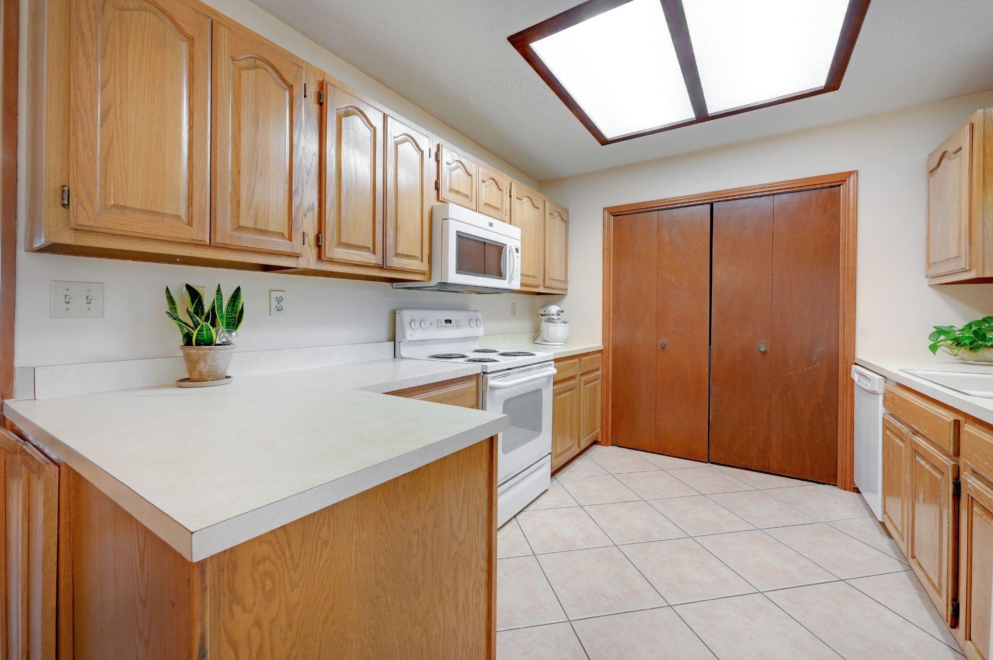502 Live Oak Dr Property Photo 16