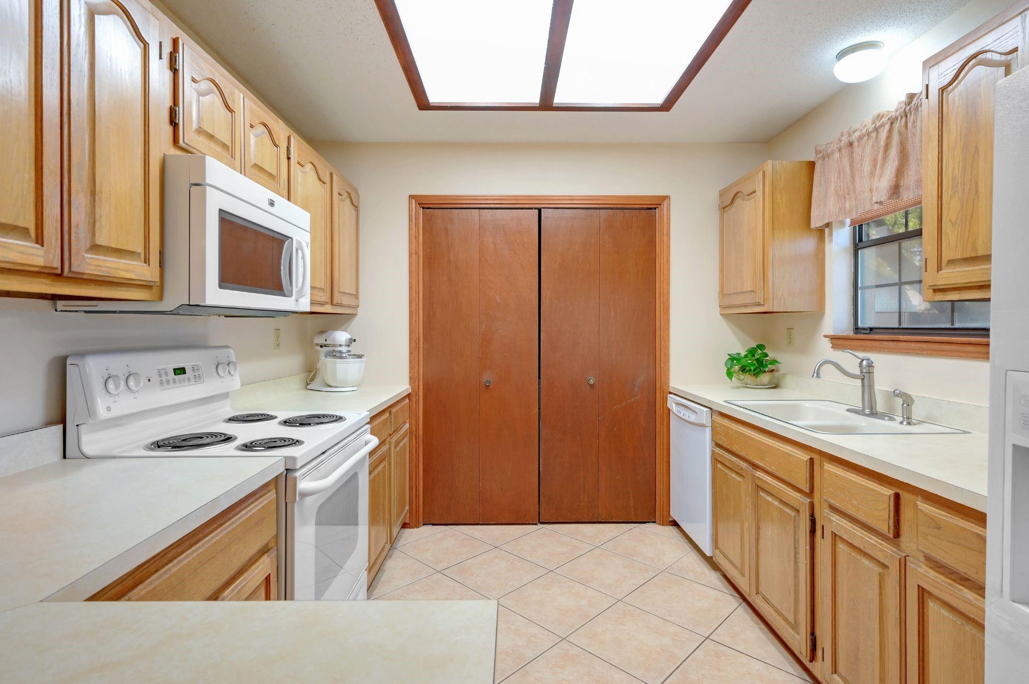 502 Live Oak Dr Property Photo 17
