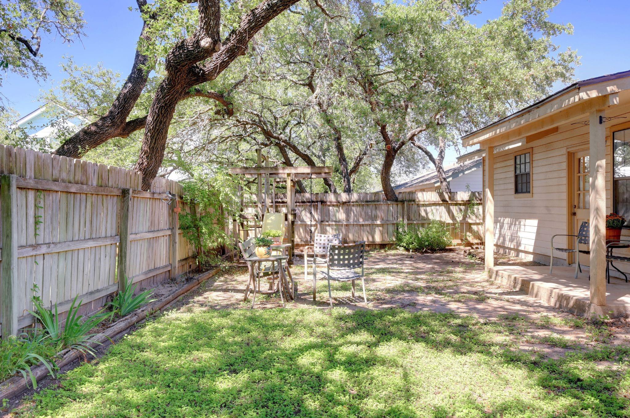 502 Live Oak Dr Property Photo 28