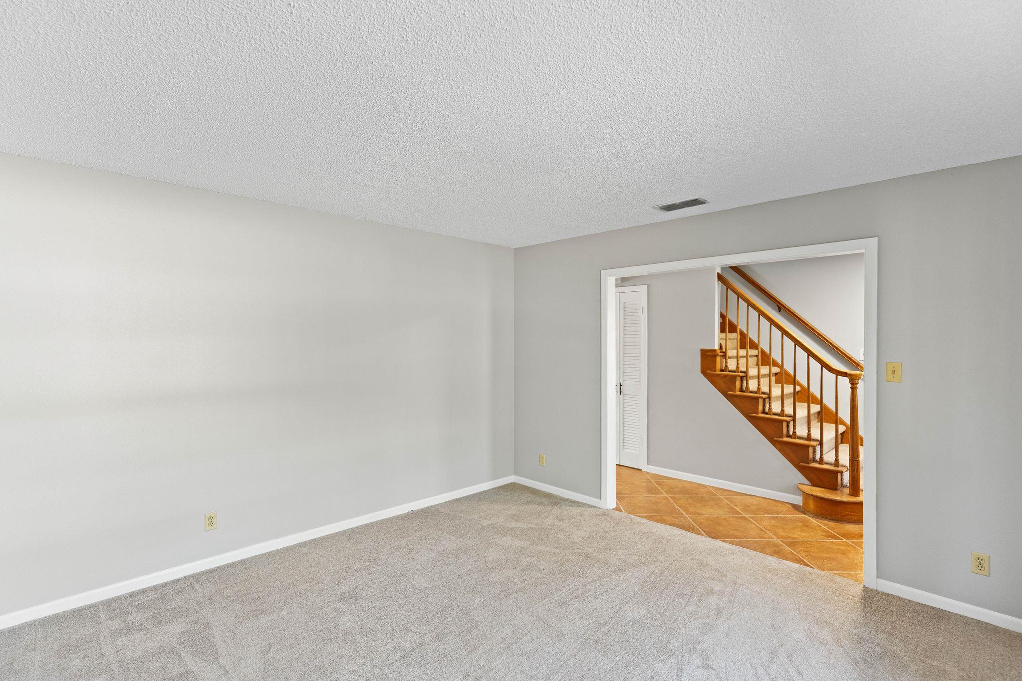 7701 Penelope Cir Property Photo 5