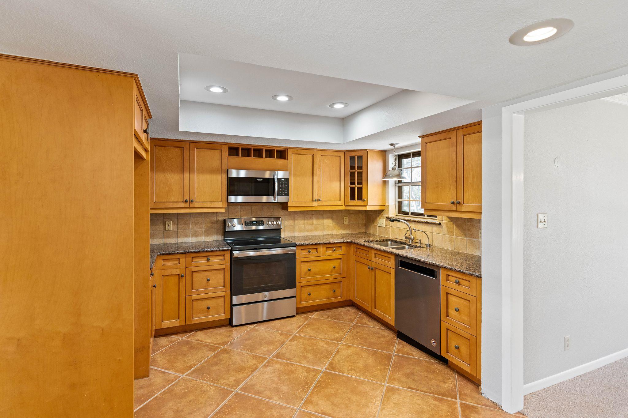 7701 Penelope Cir Property Photo 12