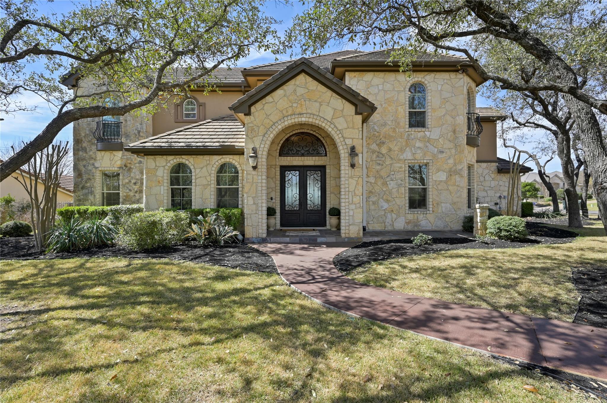2624 University Club Dr Property Photo