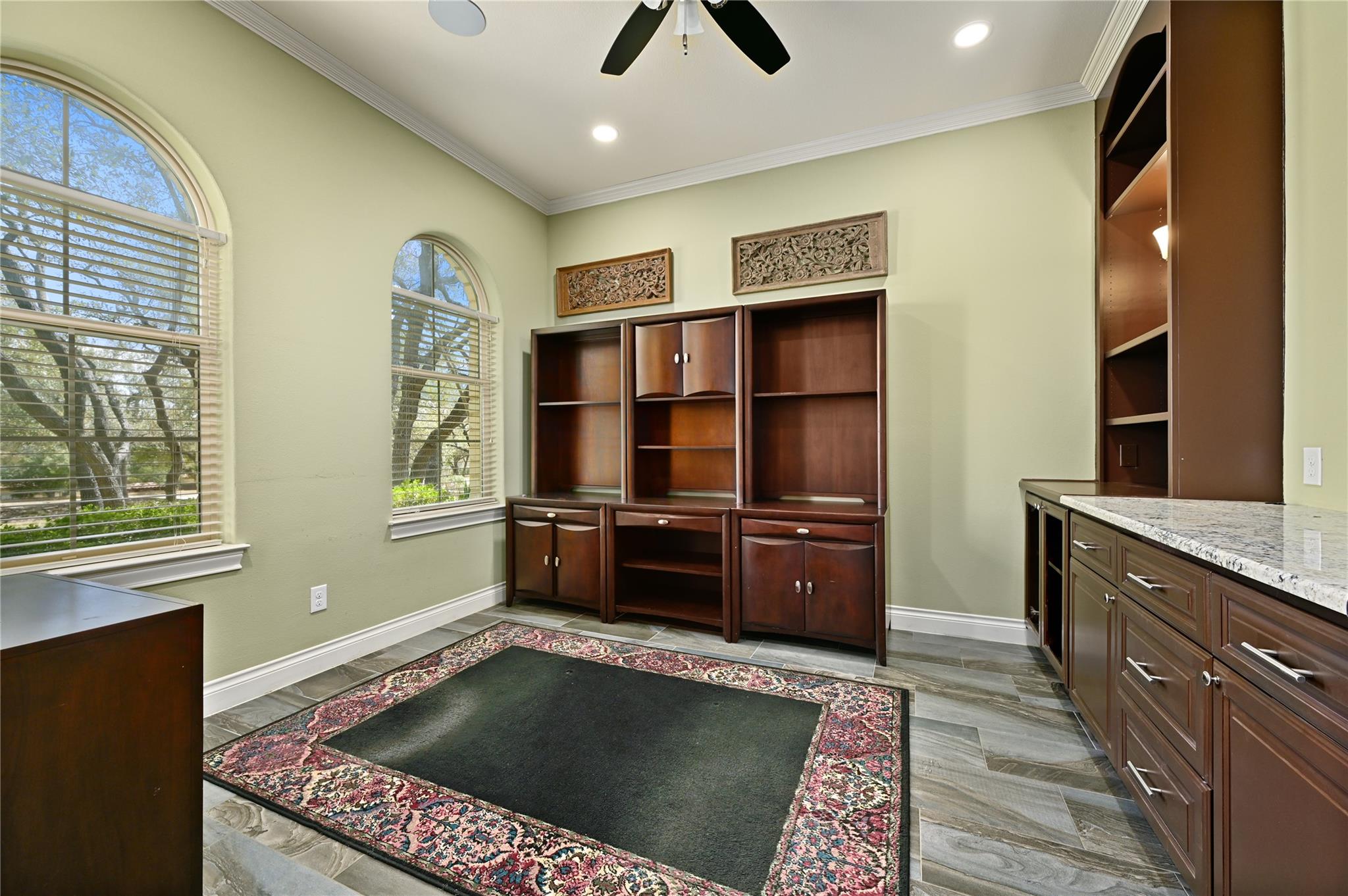 2624 University Club Dr Property Photo 5