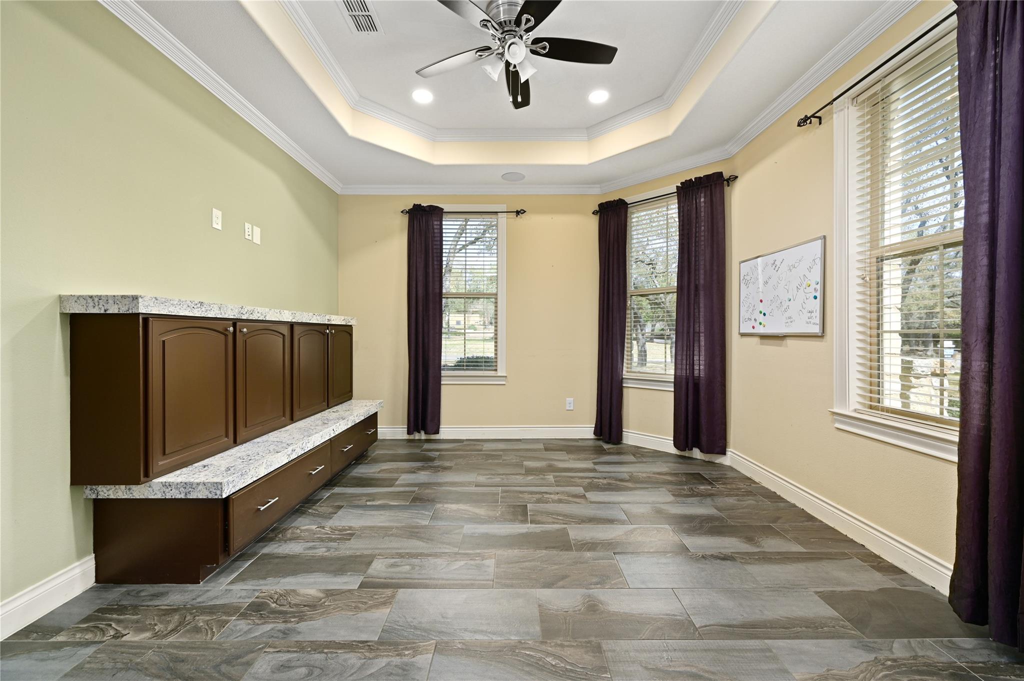 2624 University Club Dr Property Photo 6