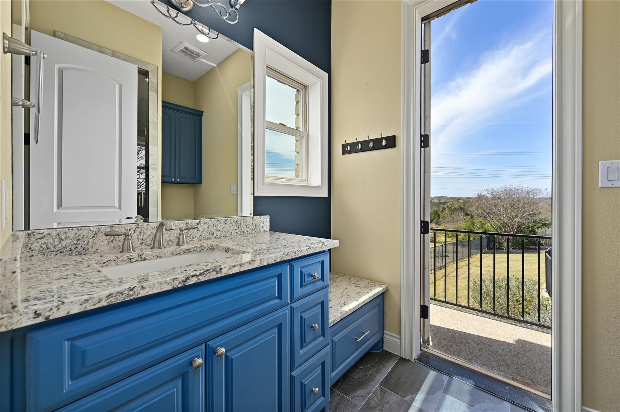 2624 University Club Dr Property Photo 20