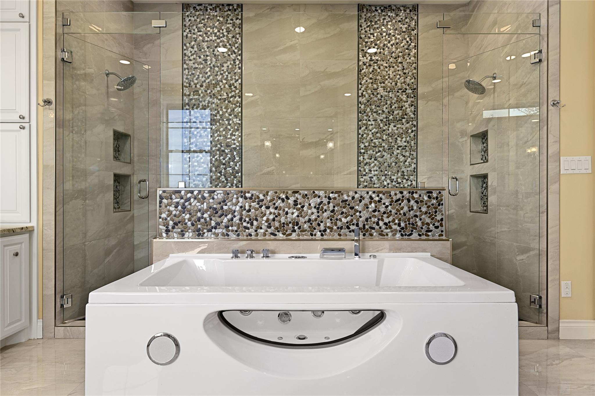 2624 University Club Dr Property Photo 24