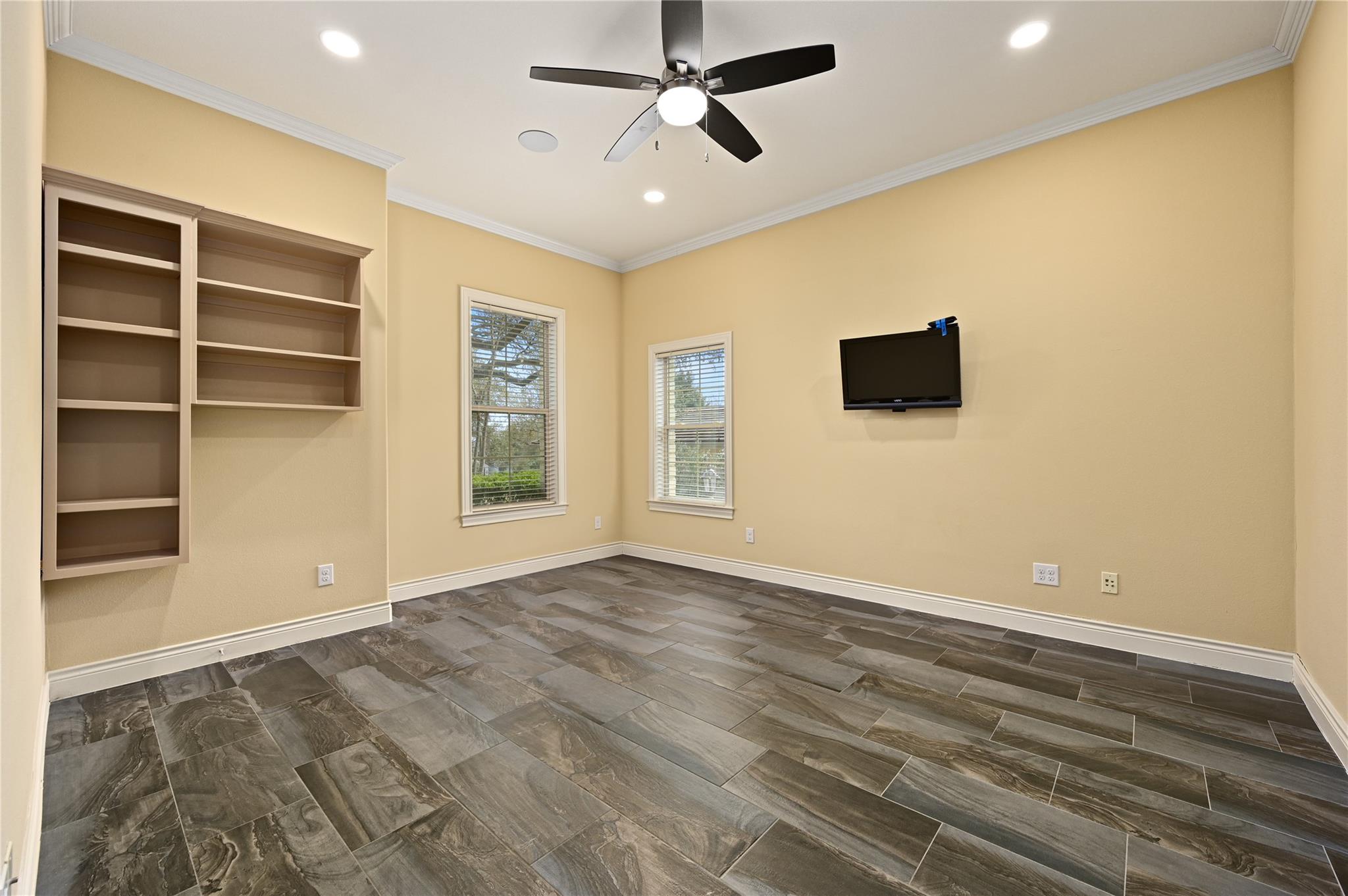 2624 University Club Dr Property Photo 26