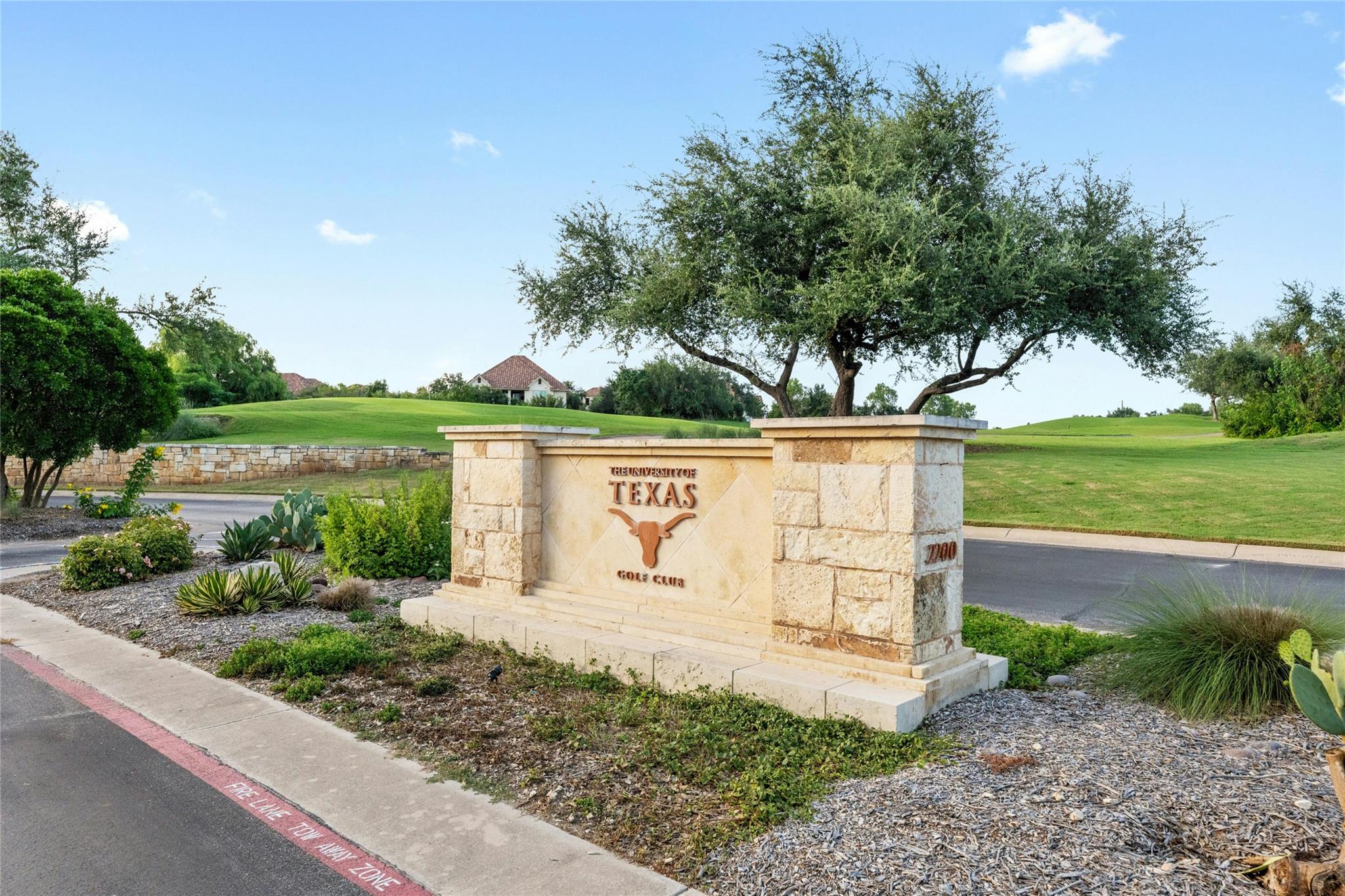 2624 University Club Dr Property Photo 39