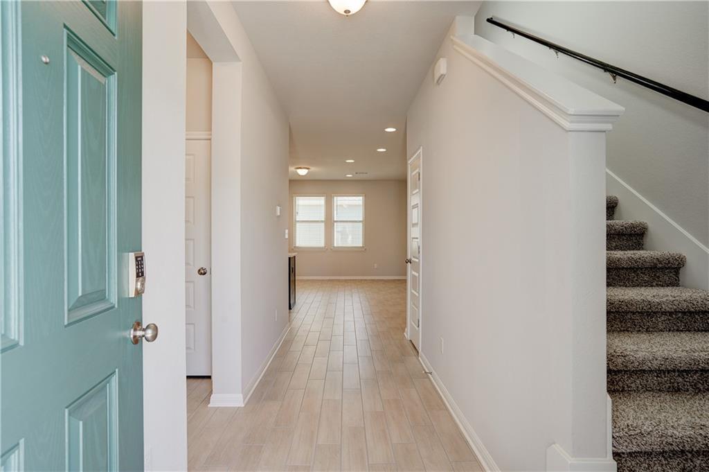 1724 W Artesian Springs Xing Property Photo 2