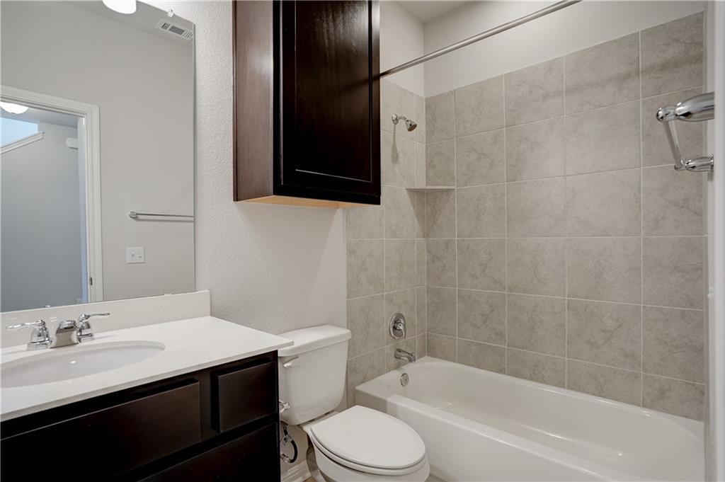 1724 W Artesian Springs Xing Property Photo 4