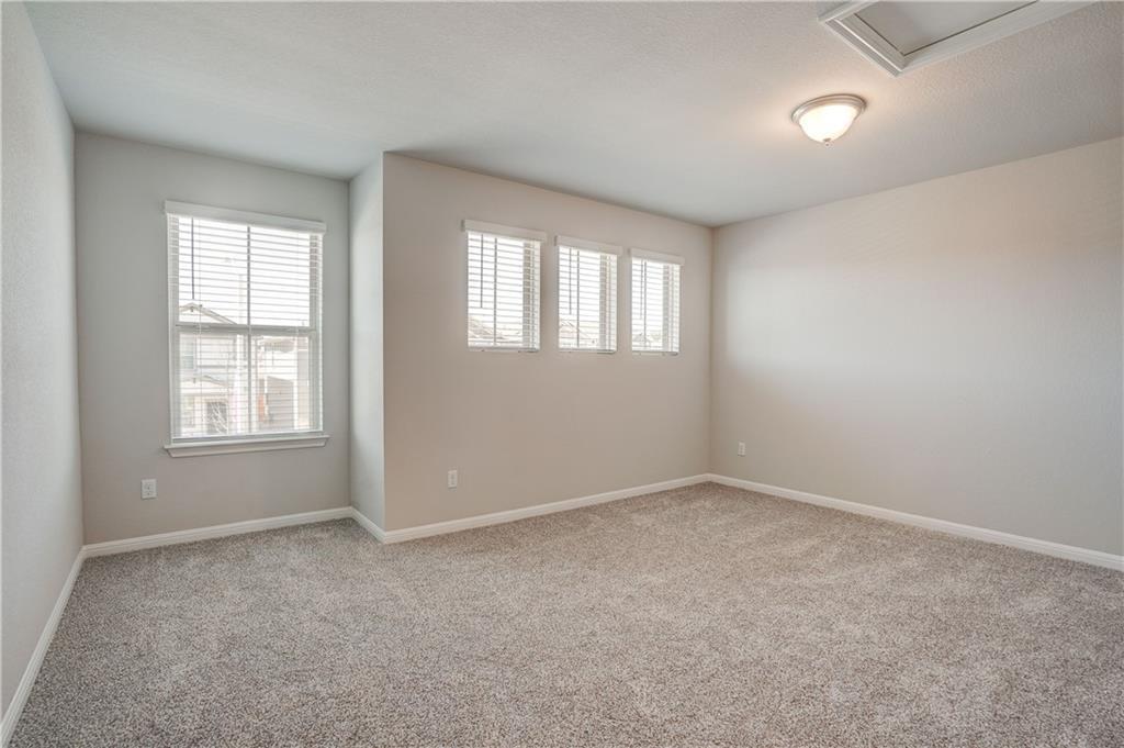 1724 W Artesian Springs Xing Property Photo 8