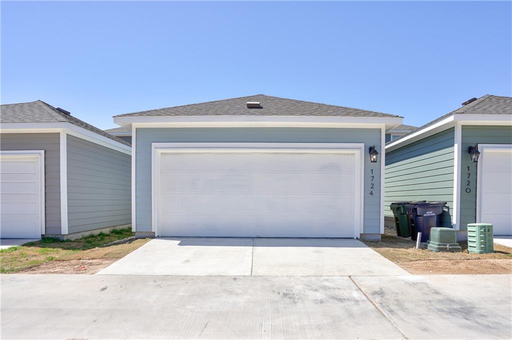 1724 W Artesian Springs Xing Property Photo 19